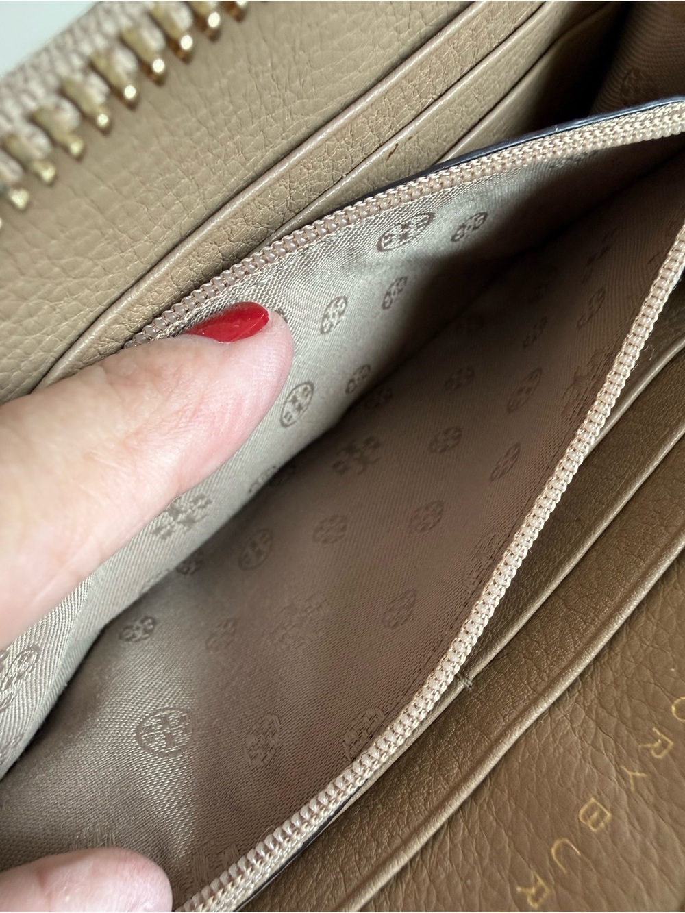 Tory Burch Pebbled Taupe Zip Wallet - Picture 5 of 6